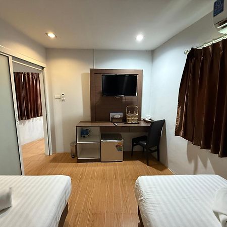 Bed By Cruise Hotel At Samakkhi-Tivanont Nonthaburi Exteriör bild