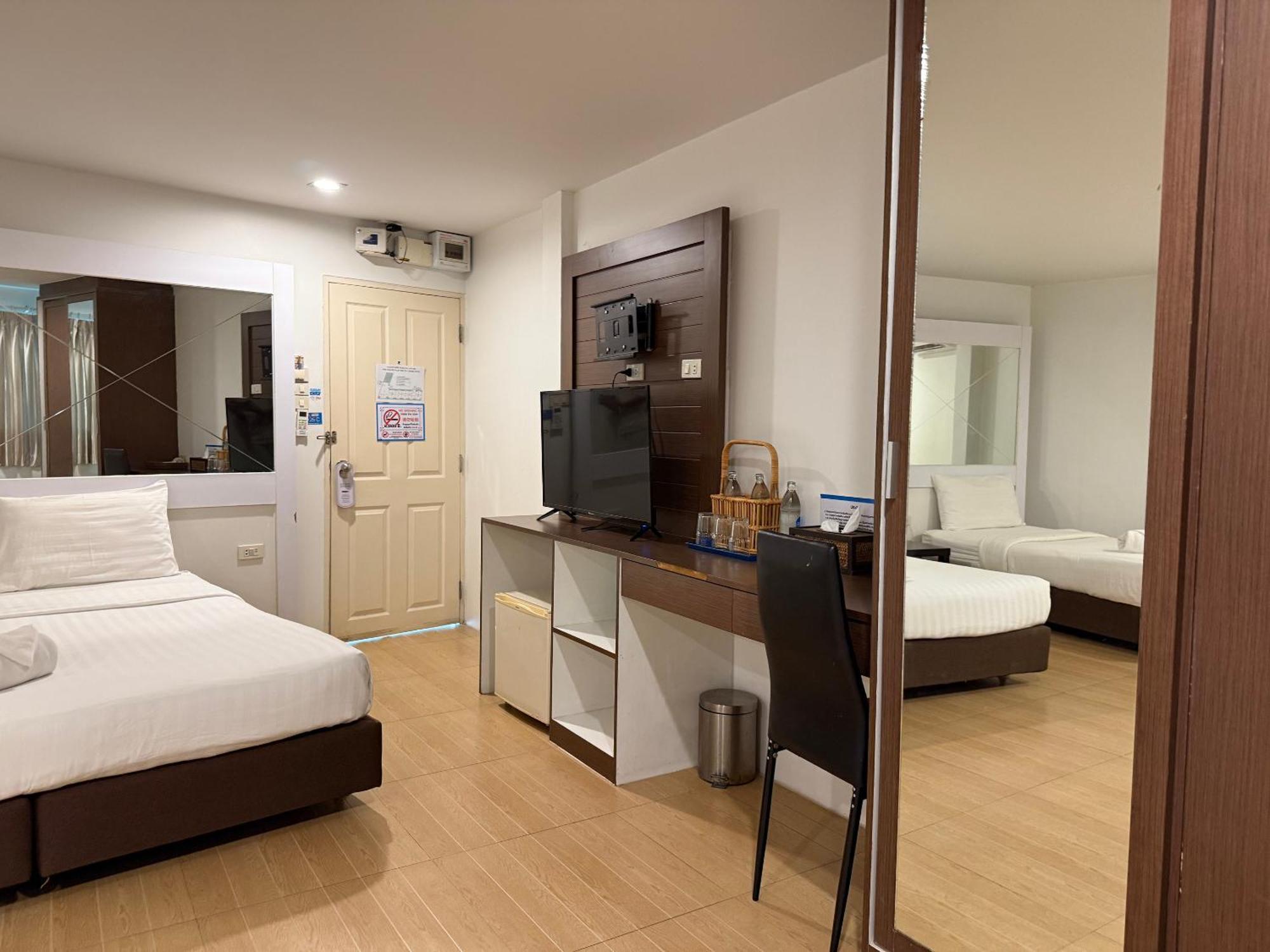 Bed By Cruise Hotel At Samakkhi-Tivanont Nonthaburi Exteriör bild