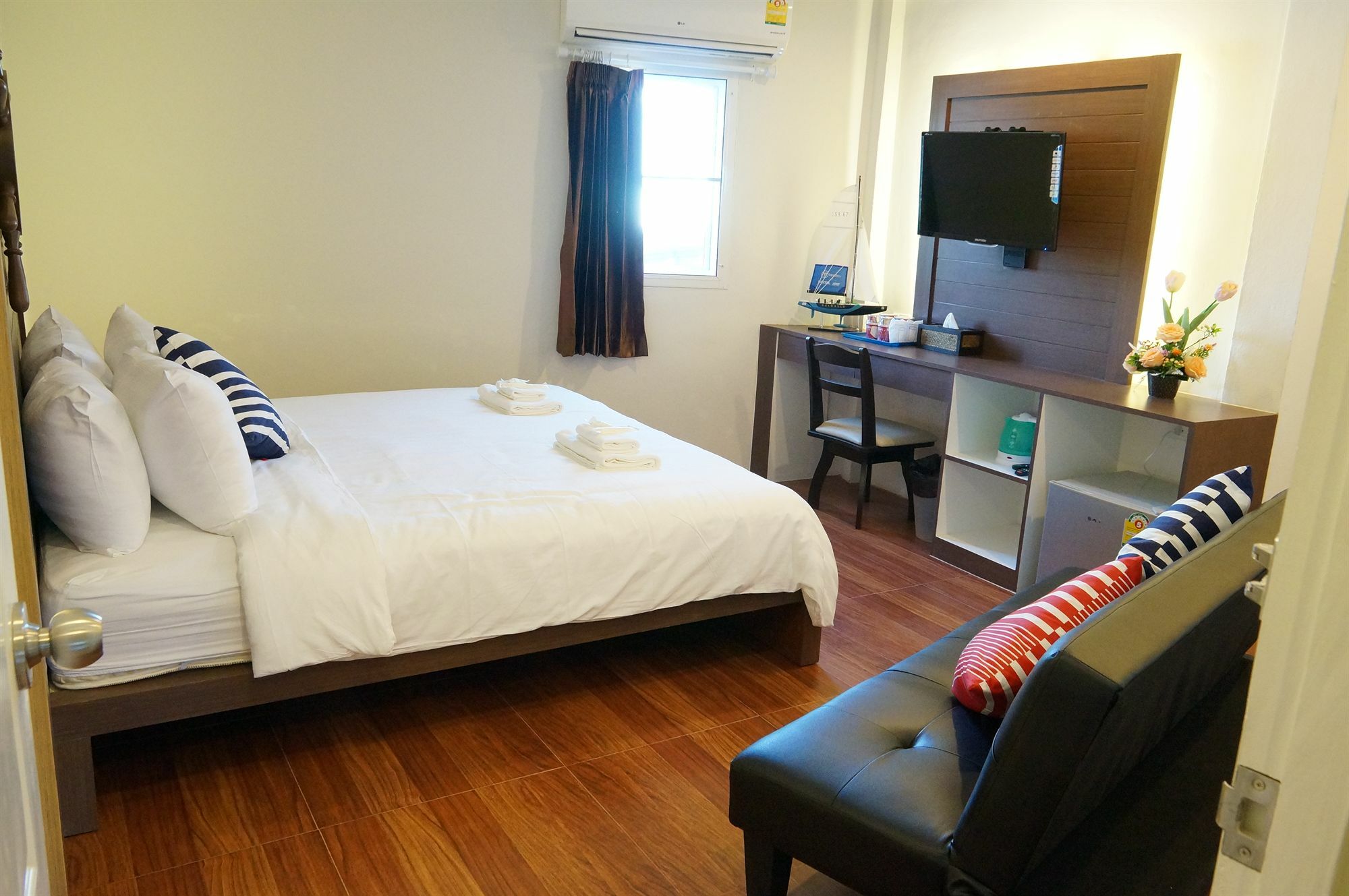 Bed By Cruise Hotel At Samakkhi-Tivanont Nonthaburi Exteriör bild